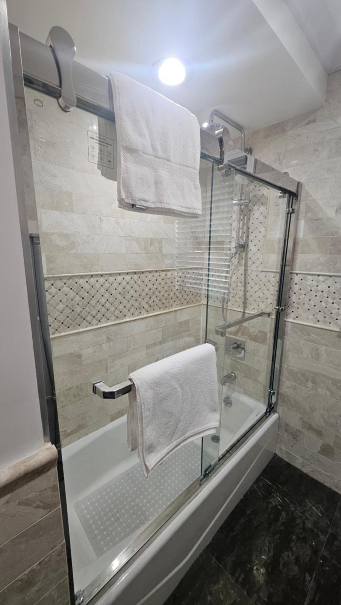 Luxury Hotel-Style Room In Queens, New York Luaran gambar